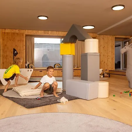 Bleibt Alpine Апарт-отель Шладминг